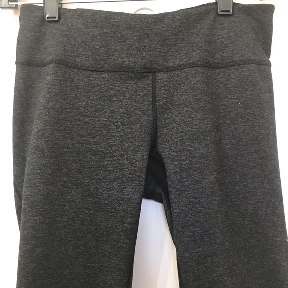 🛍Zella Lived In Gray Capri - Picture 7 of 10